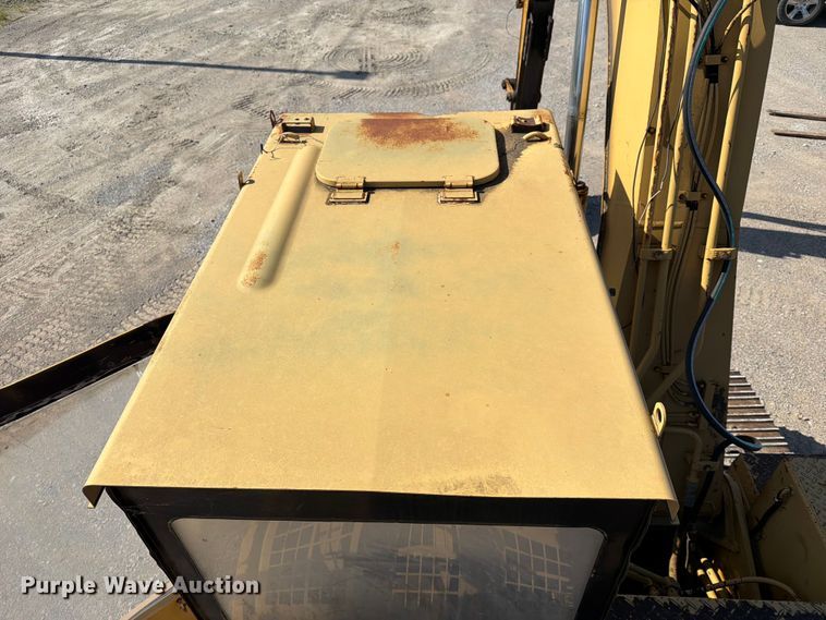 image for item EX4017 1989 Caterpillar E110B excavator