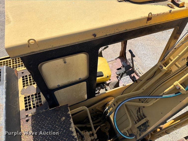 image for item EX4017 1989 Caterpillar E110B excavator