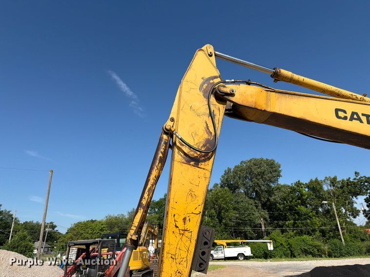 image for item EX4017 1989 Caterpillar E110B excavator
