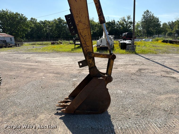 image for item EX4017 1989 Caterpillar E110B excavator