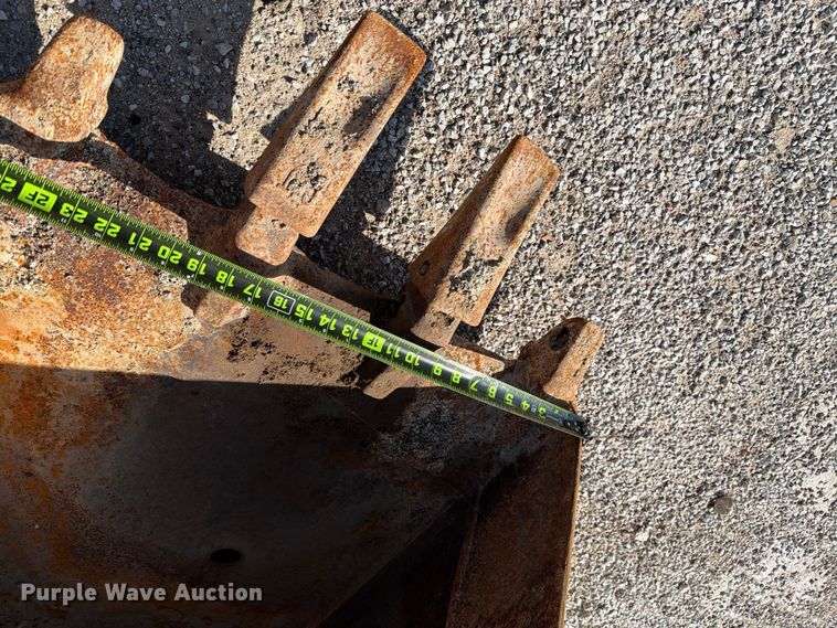 image for item EX4017 1989 Caterpillar E110B excavator