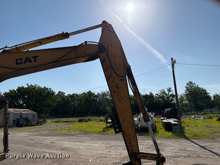 image for item EX4017 1989 Caterpillar E110B excavator