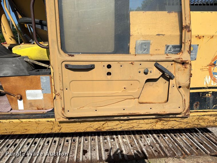 image for item EX4017 1989 Caterpillar E110B excavator