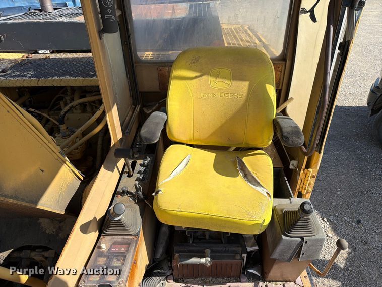 image for item EX4017 1989 Caterpillar E110B excavator