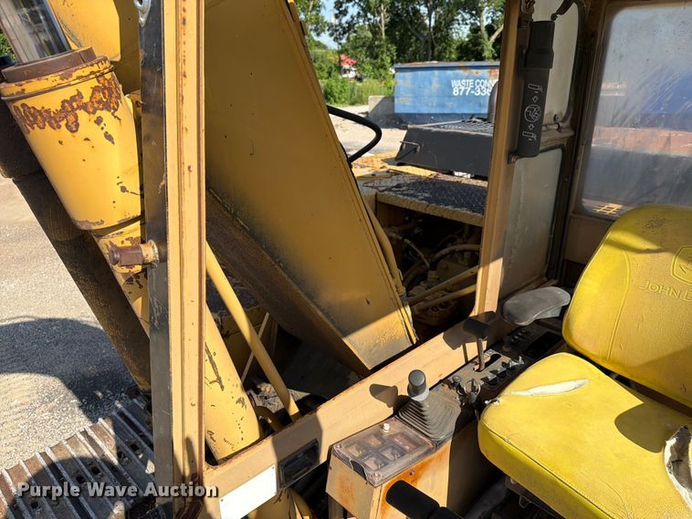 image for item EX4017 1989 Caterpillar E110B excavator