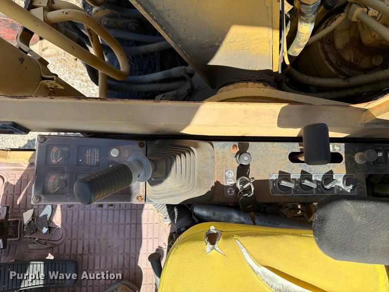 image for item EX4017 1989 Caterpillar E110B excavator