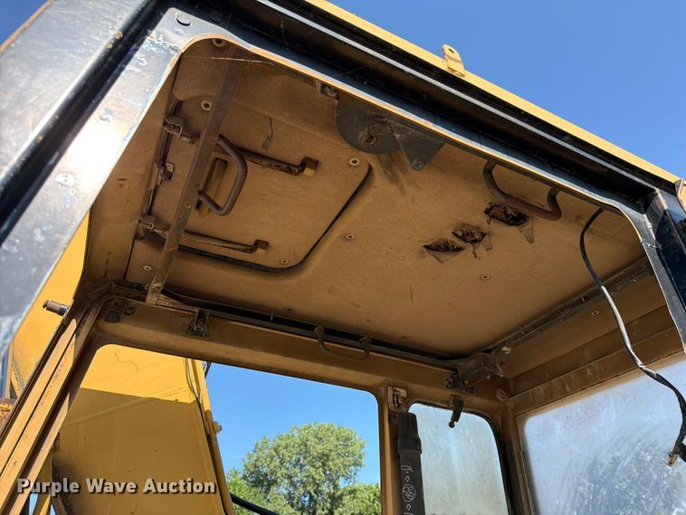 image for item EX4017 1989 Caterpillar E110B excavator