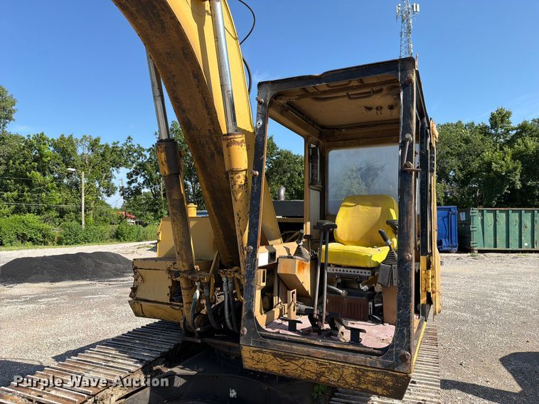 image for item EX4017 1989 Caterpillar E110B excavator