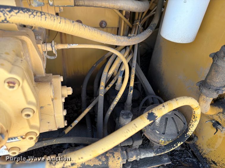 image for item EX4017 1989 Caterpillar E110B excavator
