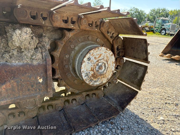 image for item EX4017 1989 Caterpillar E110B excavator