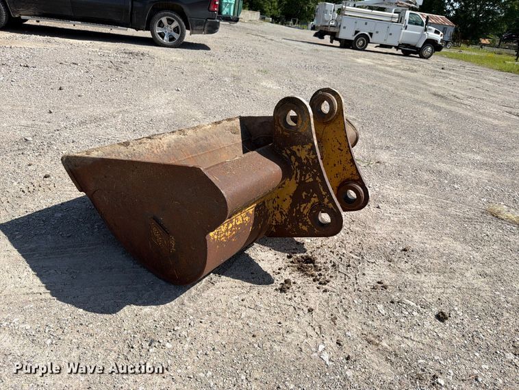 image for item EX4017 1989 Caterpillar E110B excavator