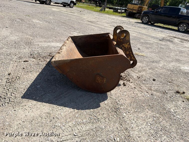 image for item EX4017 1989 Caterpillar E110B excavator