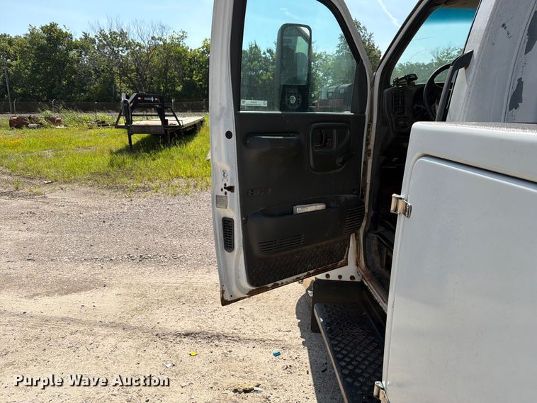 image for item EX4019 2009 Chevrolet C4500 bucket truck