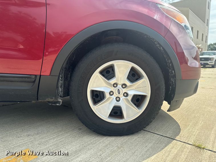 image for item FB5750 2013 Ford Explorer SUV