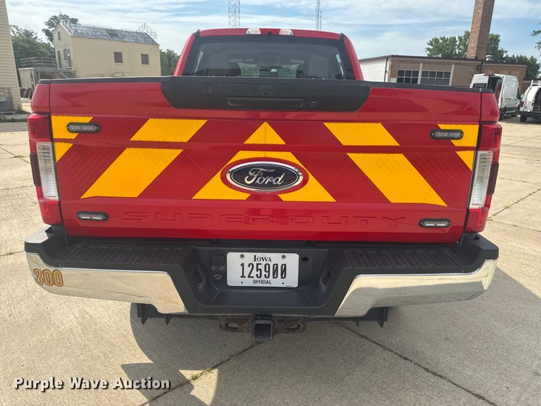 image for item FB5751 2018 Ford F250 Super Duty Crew Cab pickup truck