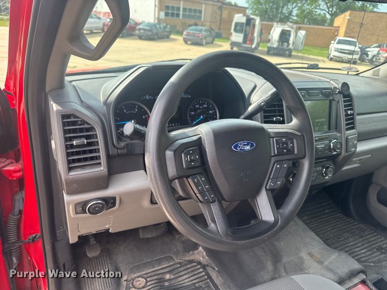 image for item FB5751 2018 Ford F250 Super Duty Crew Cab pickup truck