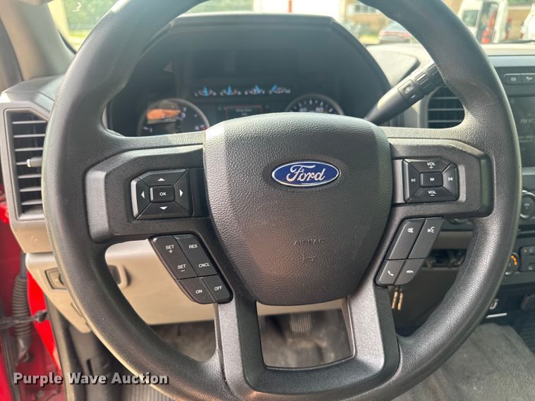 image for item FB5751 2018 Ford F250 Super Duty Crew Cab pickup truck