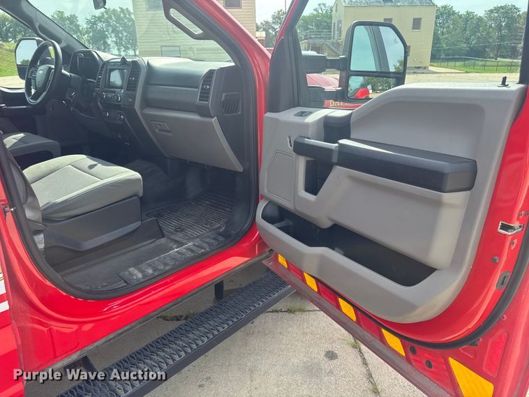 image for item FB5751 2018 Ford F250 Super Duty Crew Cab pickup truck
