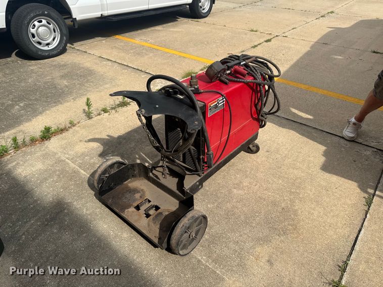 image for item FB5753 Lincoln Electric Wire-Matic 225 welder