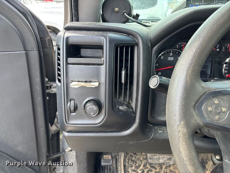 image for item FC1705 2017 Chevrolet Silverado 1500 Crew Cab pickup truck