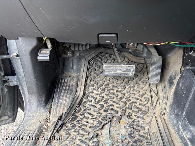 image for item FC1705 2017 Chevrolet Silverado 1500 Crew Cab pickup truck