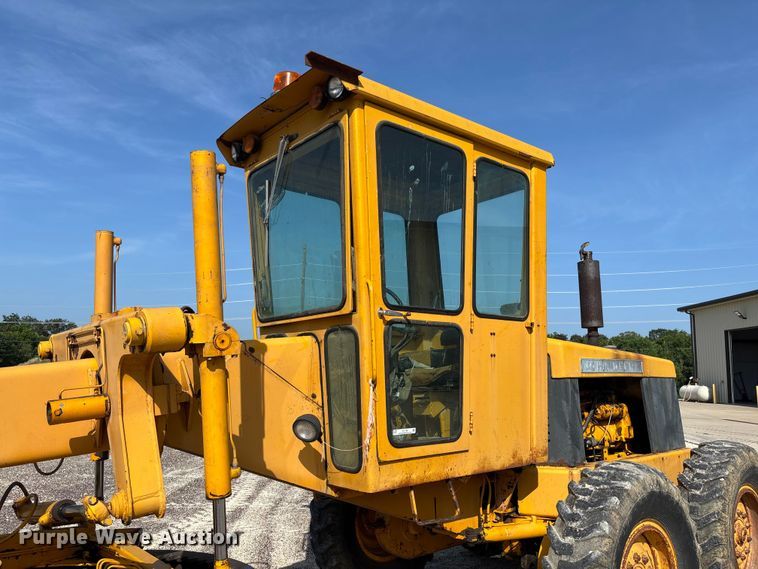 image for item FC1768 1968 John Deere 570 motor grader