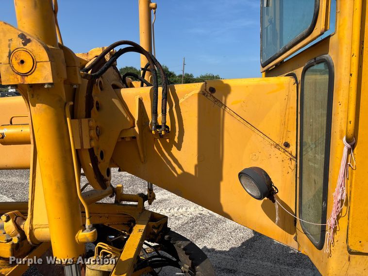 image for item FC1768 1968 John Deere 570 motor grader