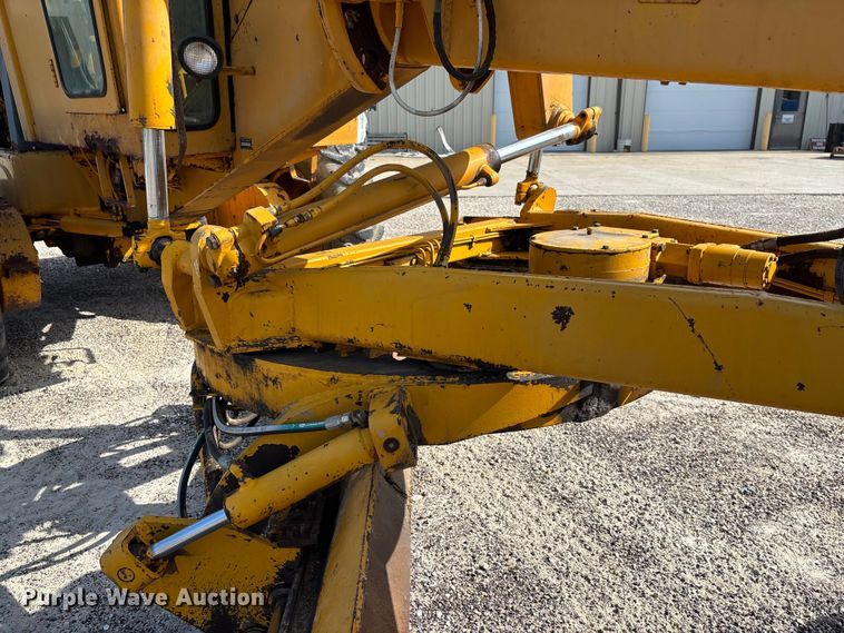 image for item FC1768 1968 John Deere 570 motor grader