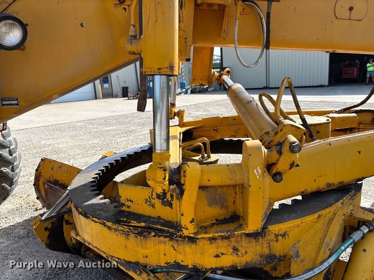 image for item FC1768 1968 John Deere 570 motor grader
