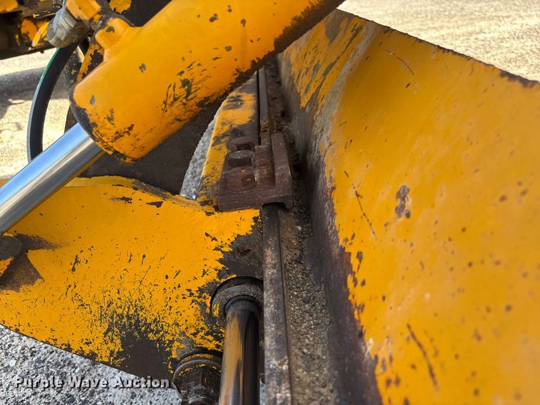 image for item FC1768 1968 John Deere 570 motor grader