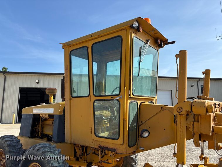 image for item FC1768 1968 John Deere 570 motor grader