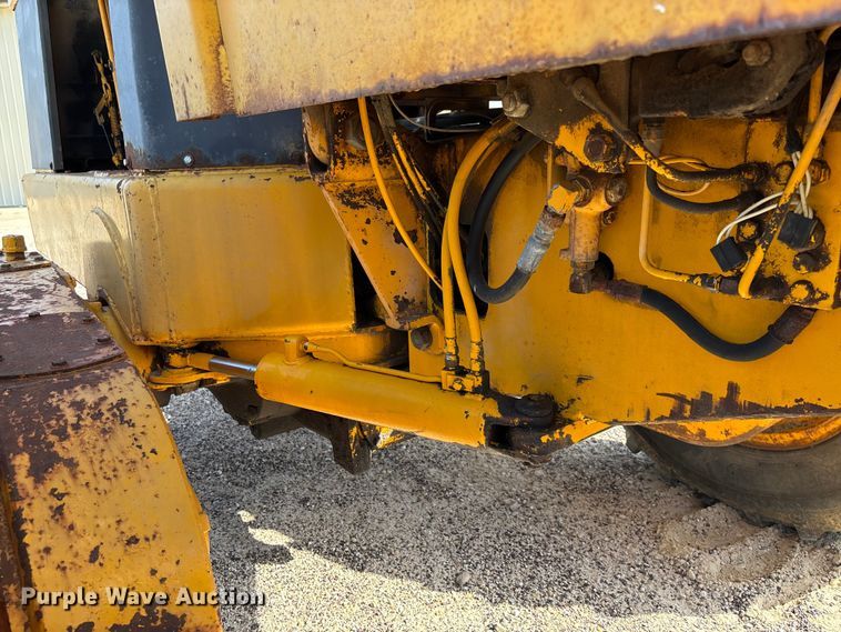 image for item FC1768 1968 John Deere 570 motor grader