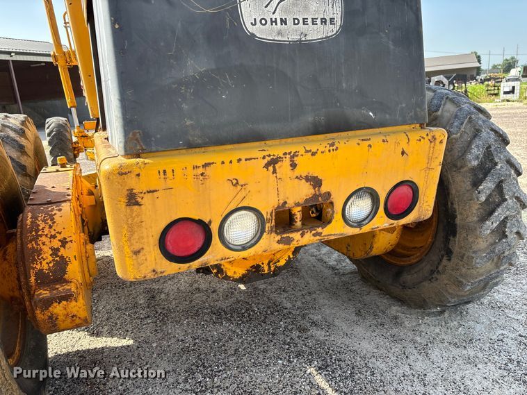image for item FC1768 1968 John Deere 570 motor grader