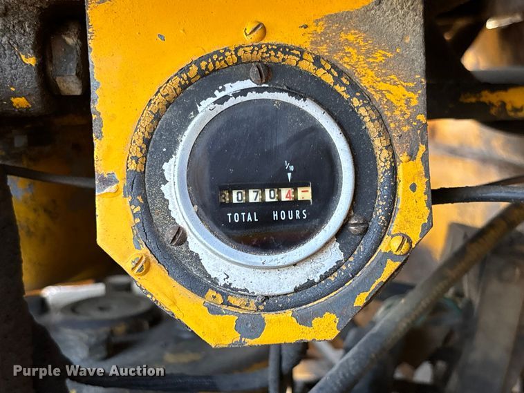 image for item FC1768 1968 John Deere 570 motor grader