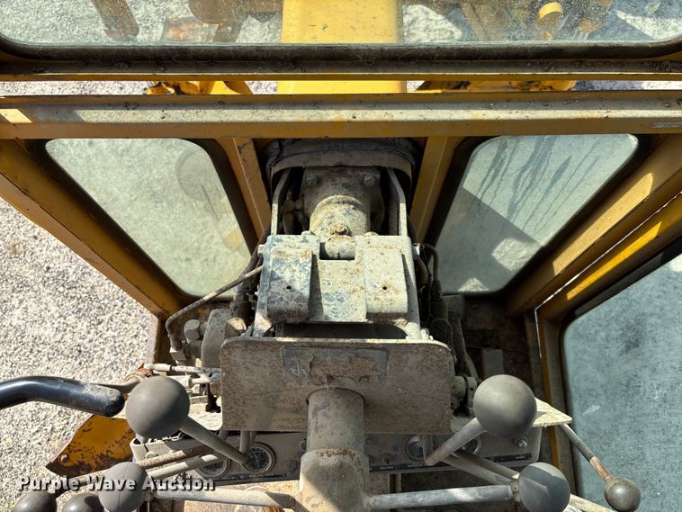 image for item FC1768 1968 John Deere 570 motor grader