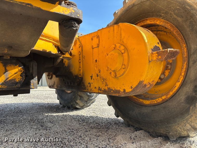 image for item FC1768 1968 John Deere 570 motor grader