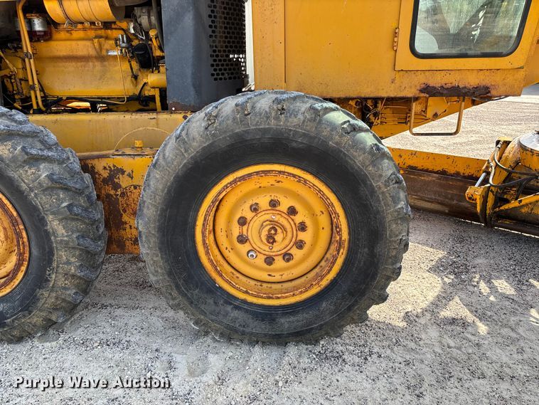 image for item FC1768 1968 John Deere 570 motor grader