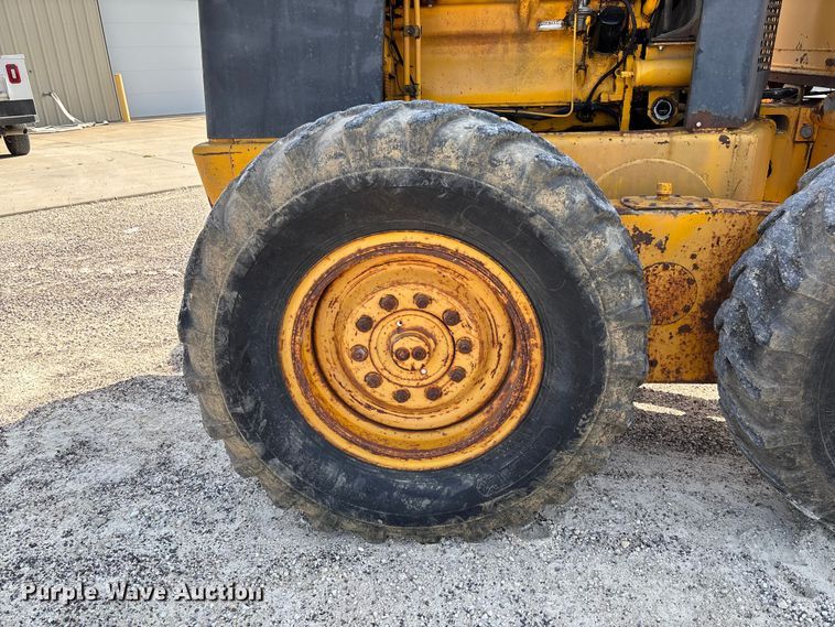image for item FC1768 1968 John Deere 570 motor grader