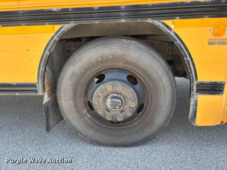image for item FC1775 1996 Blue Bird TC2000 school bus