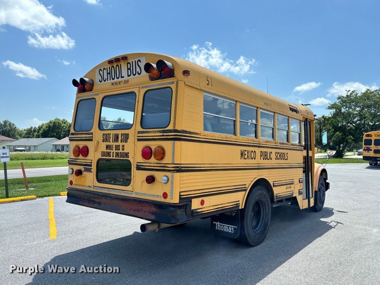 image for item FC1776 1994 International 3700 school bus