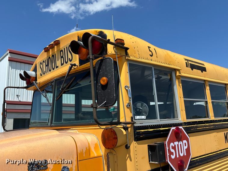 image for item FC1776 1994 International 3700 school bus