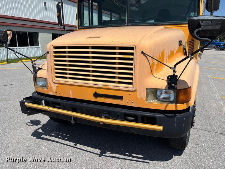 image for item FC1776 1994 International 3700 school bus