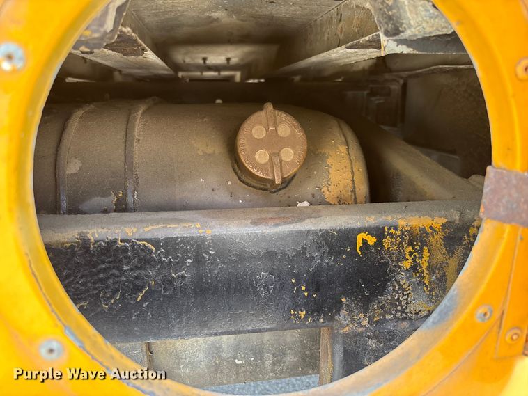 image for item FC1776 1994 International 3700 school bus