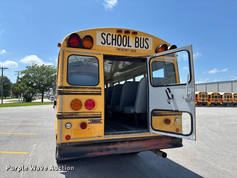 image for item FC1776 1994 International 3700 school bus