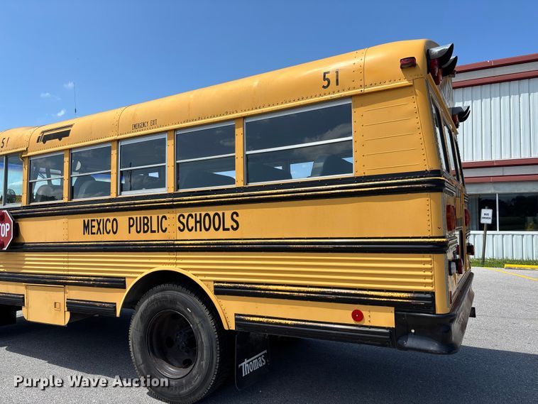 image for item FC1776 1994 International 3700 school bus