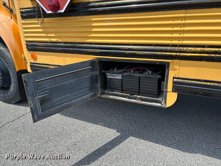 image for item FC1776 1994 International 3700 school bus
