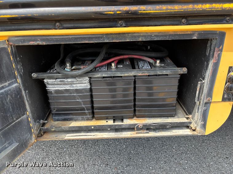image for item FC1776 1994 International 3700 school bus
