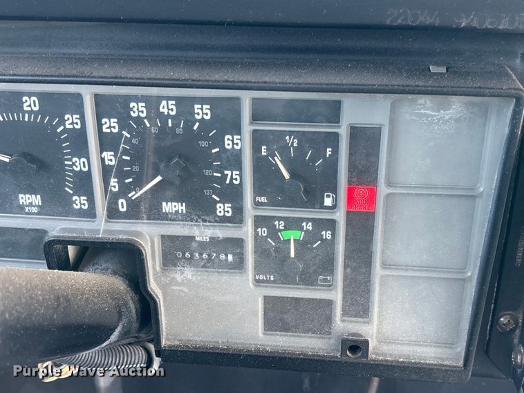 image for item FC1776 1994 International 3700 school bus