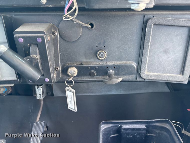 image for item FC1776 1994 International 3700 school bus