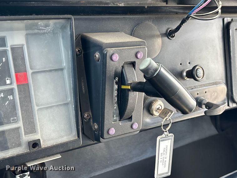 image for item FC1776 1994 International 3700 school bus
